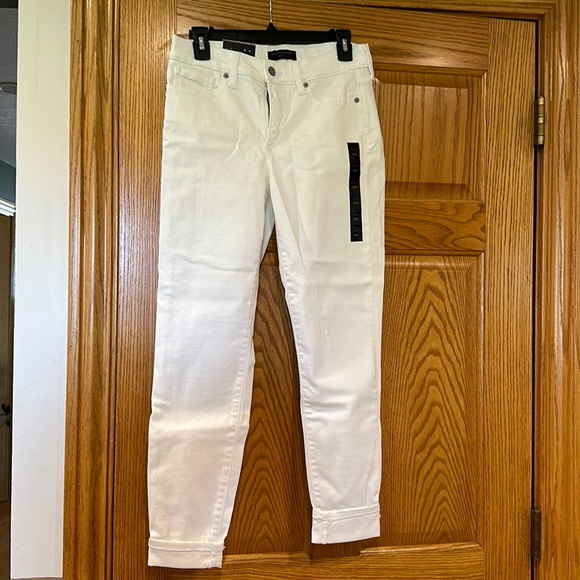 NWT Banana Republic jeans, mid-rise, skinny fit, size 28/6. - Picture 1 of 7